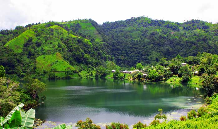 সৌন্দর্য আর রহস্যঘেরা ‘বগা লেক’