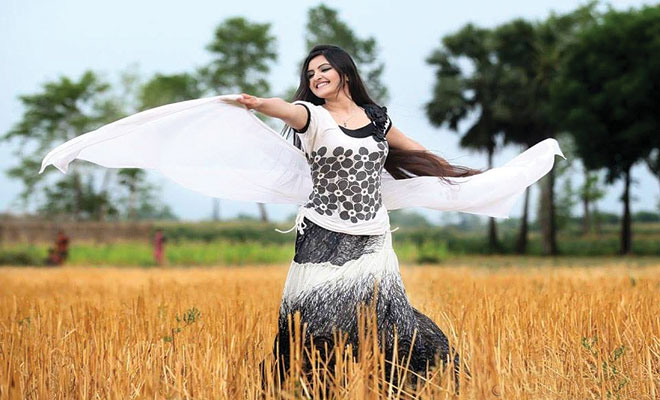গাড়ী কিনেছেন পরিমনি গাড়ী কিনেছেন পরিমনি