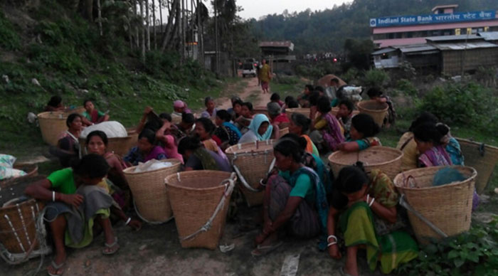 ভারতে থেকে ৪০ গারো নারীকে ফিরিয়ে আনল বিজিবি ভারতে থেকে ৪০ গারো নারীকে ফিরিয়ে আনল বিজিবি