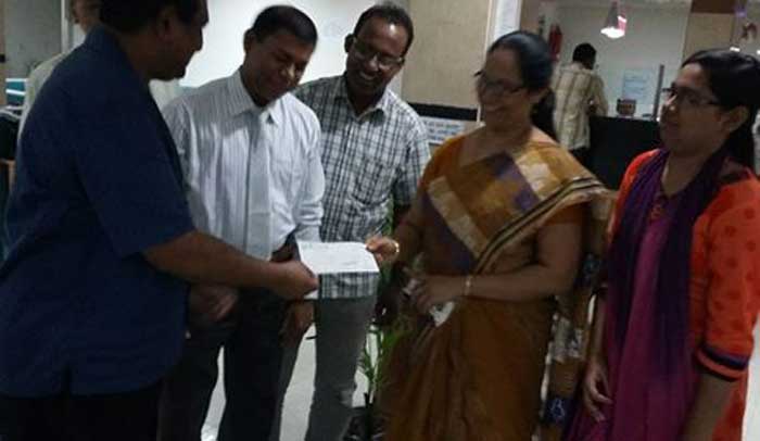 কুষ্টিয়ায় গ্রাহকের মৃত্যুদাবির চেক দিল আইএফআইসি ব্যাংক কুষ্টিয়ায় গ্রাহকের মৃত্যুদাবির চেক দিল আইএফআইসি ব্যাংক