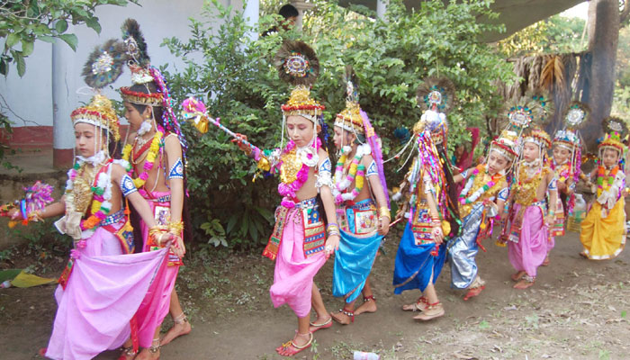 বিলুপ্তির পথে ক্ষুদ্র জাতিগোষ্টির মাতৃভাষা বিলুপ্তির পথে ক্ষুদ্র জাতিগোষ্টির মাতৃভাষা