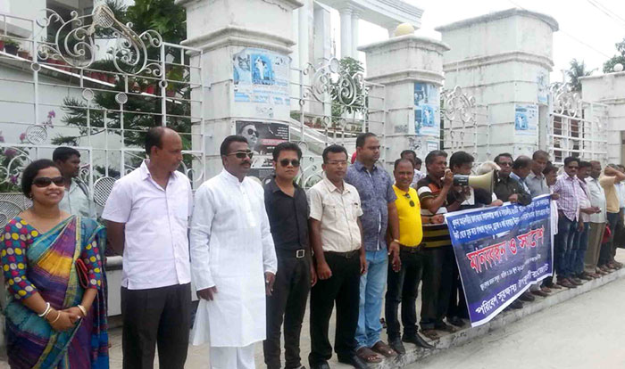 খুলনা মহানগরীর জলাবদ্ধতা নিরসনে ৫০ খাল উদ্ধারের দাবি খুলনা মহানগরীর জলাবদ্ধতা নিরসনে ৫০ খাল উদ্ধারের দাবি