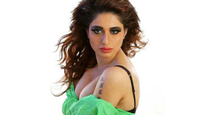 টাকার বিনিময়ে রাত কাটাতাম: আলিশা খান টাকার বিনিময়ে রাত কাটাতাম: আলিশা খান