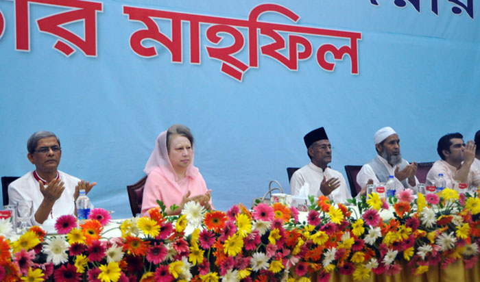 জঙ্গি নির্মূল নয়, উদ্দেশ্য বিরোধী দল দমন: খালেদা জঙ্গি নির্মূল নয়, উদ্দেশ্য বিরোধী দল দমন: খালেদা