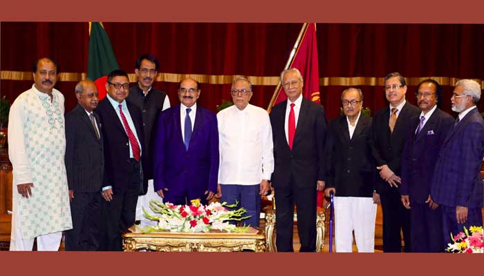 আইনজীবীদের পেশাগত দক্ষতা বাড়াতে হবে : রাষ্ট্রপতি