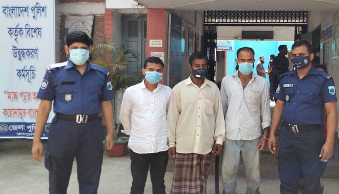 আক্কেলপুরে মারধর ও অগ্নিসংযোগের মামলায় গ্রেপ্তার ৩