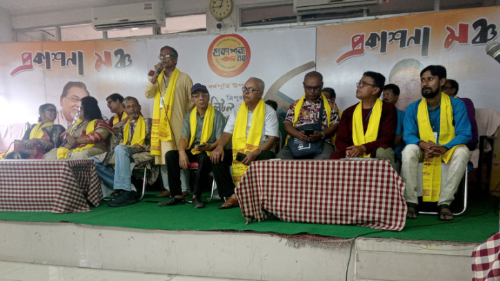 আগরতলায় সম্মানিত বাংলাদেশের লেখক, সাংবাদিক ও প্রকাশকরা আগরতলায় সম্মানিত বাংলাদেশের লেখক, সাংবাদিক ও প্রকাশকরা