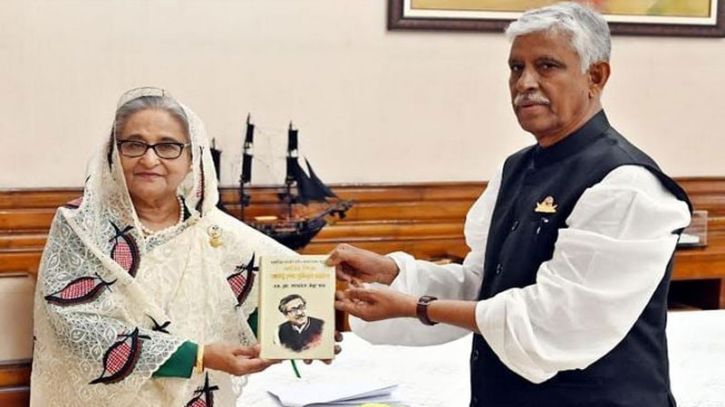 প্রধানমন্ত্রীর সঙ্গে আজমত উল্লাহ খানের সাক্ষাৎ প্রধানমন্ত্রীর সঙ্গে আজমত উল্লাহ খানের সাক্ষাৎ