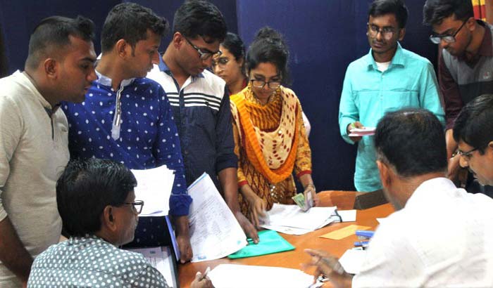 সবচেয়ে কম টাকায় ভর্তি সুযোগ বাকৃবিতে সবচেয়ে কম টাকায় ভর্তি সুযোগ বাকৃবিতে