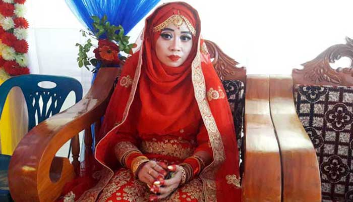 এবার প্রেমের টানে ইন্দোনেশিয়ান তরুণী বাংলাদেশে এবার প্রেমের টানে ইন্দোনেশিয়ান তরুণী বাংলাদেশে