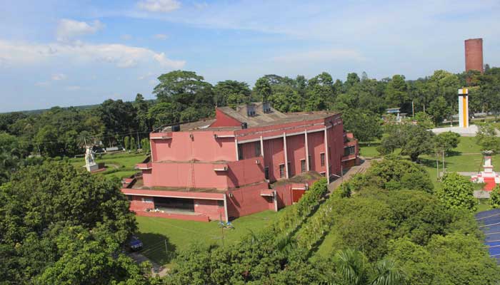 সরকারি ছুটিতে অনলাইন ক্লাস করছে বাকৃবি শিক্ষার্থীরা সরকারি ছুটিতে অনলাইন ক্লাস করছে বাকৃবি শিক্ষার্থীরা
