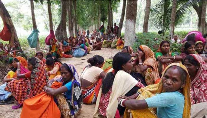 দলই চা বাগানে কর্মবিরতি: ব্যবস্থাপকের বাসভবন ঘেরাও