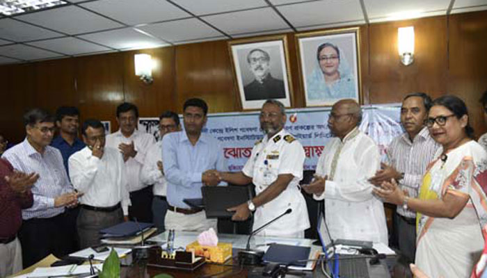 ইলিশ গবেষণার জন্য জাহাজ নির্মাণে চুক্তি স্বাক্ষর ইলিশ গবেষণার জন্য জাহাজ নির্মাণে চুক্তি স্বাক্ষর