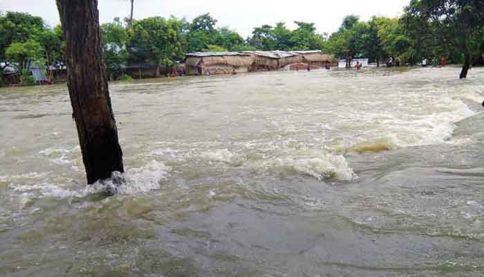 ঢাকাসহ তেরোটি জেলাঞ্চলে বন্যা পরিস্থিতির অবনতির আশঙ্কা