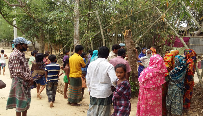 জীবিকার সংকটে পতনউষারের দিনমজুররা