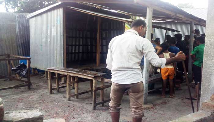 ভালুকায় উদ্ধারকৃত বনভূমি ফের জবরদখল ভালুকায় উদ্ধারকৃত বনভূমি ফের জবরদখল