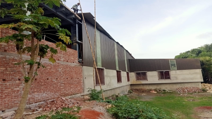 অভিযানেও থামেনি অনুমোদনহীন কারখানায় পলিথিন উৎপাদন অভিযানেও থামেনি অনুমোদনহীন কারখানায় পলিথিন উৎপাদন