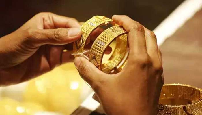 সোনার দাম প্রতি ভরিতে বাড়ছে ২৩৩৩ টাকা সোনার দাম প্রতি ভরিতে বাড়ছে ২৩৩৩ টাকা