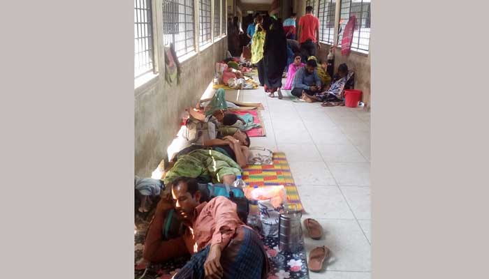 ৫শ’ শয্যার হাসপাতালে গড়ে হাজার রোগী ৫শ’ শয্যার হাসপাতালে গড়ে হাজার রোগী