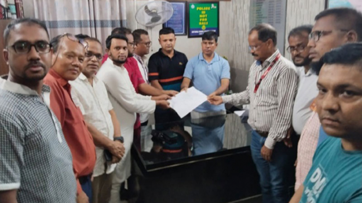 পুলিশের গুলিতে নিহত সাংবাদিক তুরাব হত্যার ঘটনায় থানায় অভিযোগ পুলিশের গুলিতে নিহত সাংবাদিক তুরাব হত্যার ঘটনায় থানায় অভিযোগ