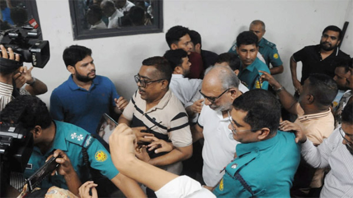 লতিফ সিদ্দিকী-ড. কার্জনসহ ১৬ জন গ্রেপ্তার লতিফ সিদ্দিকী-ড. কার্জনসহ ১৬ জন গ্রেপ্তার