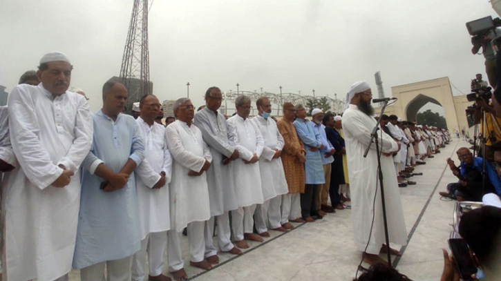 সিরাজুল আলম খানের প্রথম জানাজা সম্পন্ন সিরাজুল আলম খানের প্রথম জানাজা সম্পন্ন