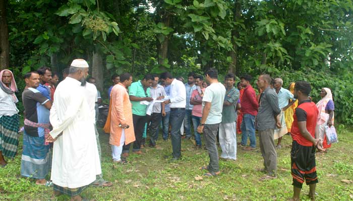 যশোরের সেই ভূমিহীন ১১ পরিবার বুঝে পেলেন সরকারি জমি