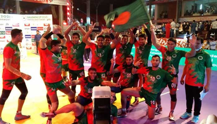 কেনিয়াকে হারিয়ে প্রথমবার ট্রফি জিতলো বাংলাদেশ কাবাডি দল কেনিয়াকে হারিয়ে প্রথমবার ট্রফি জিতলো বাংলাদেশ কাবাডি দল