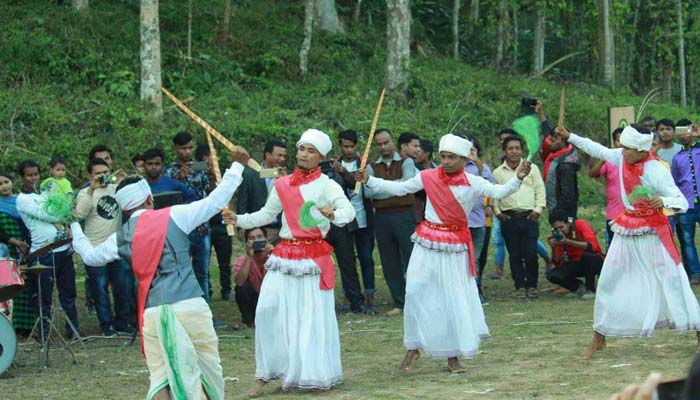 খাসিয়াদের বর্ষ বিদায় ‘খাসি সেঙ কুটস্যাম’ উদযাপন