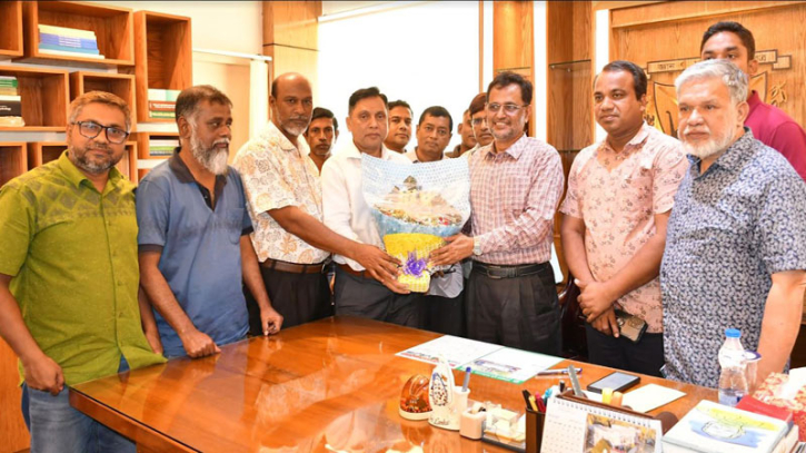 বাকৃবি উপাচার্যের চলতি দায়িত্বে ড. আব্দুল আউয়াল বাকৃবি উপাচার্যের চলতি দায়িত্বে ড. আব্দুল আউয়াল