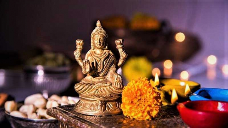 আজ লক্ষ্মীপূজা আজ লক্ষ্মীপূজা