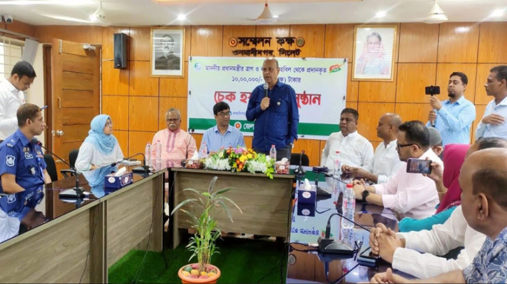শিগগির সিলেটে ১০০ বেডের বার্ণ ইউনিট স্থাপন: ডা: সামন্ত লাল সেন শিগগির সিলেটে ১০০ বেডের বার্ণ ইউনিট স্থাপন: ডা: সামন্ত লাল সেন