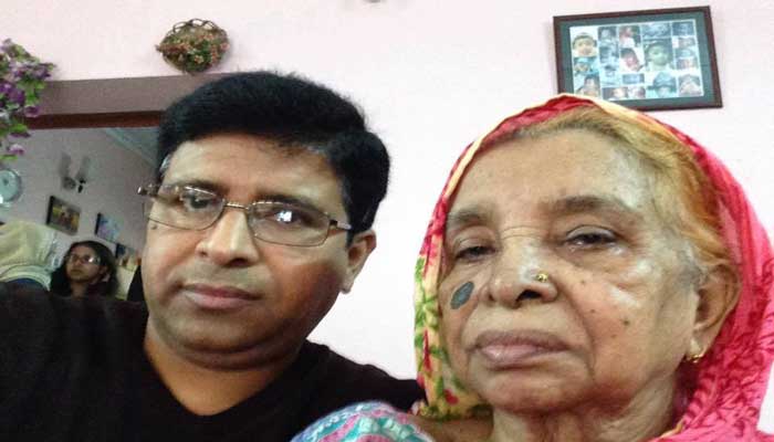 মায়ের দৌড়ানি আমিও অনেক খেয়েছি মায়ের দৌড়ানি আমিও অনেক খেয়েছি