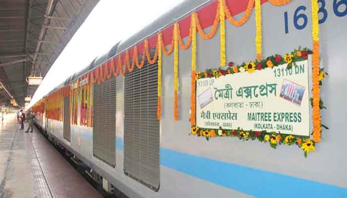 করোনাভাইরাস: মৈত্রী এক্সপ্রেসে যাত্রীদের স্বাস্থ্য পরীক্ষা করোনাভাইরাস: মৈত্রী এক্সপ্রেসে যাত্রীদের স্বাস্থ্য পরীক্ষা