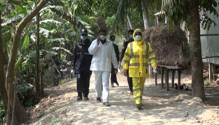 সর্দি-জ্বরে কোয়ারেন্টাইনে থাকা ব্যক্তির মৃত্যু: পুরো গ্রাম লকডাউন