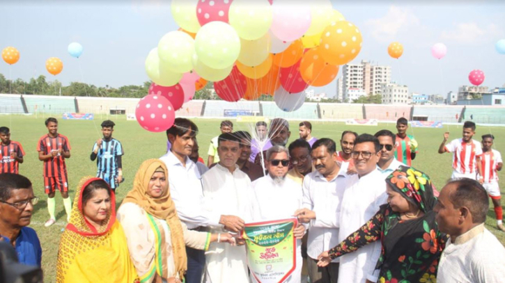 ময়মনসিংহে ‘মেয়র কাপ’ ফুটবল লীগের উদ্বোধন ময়মনসিংহে ‘মেয়র কাপ’ ফুটবল লীগের উদ্বোধন