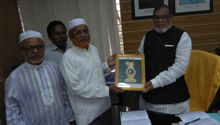 মোজাম্মেল হকের সান্নিধ্যে ঊনিশ মার্চের সাহসী যোদ্ধারা মোজাম্মেল হকের সান্নিধ্যে ঊনিশ মার্চের সাহসী যোদ্ধারা