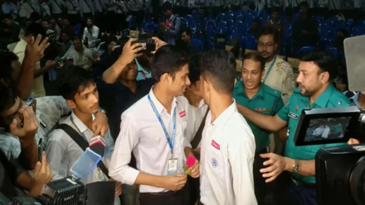 ঢাকা ও আইডিয়াল কলেজের শিক্ষার্থীদের শান্তিচুক্তি