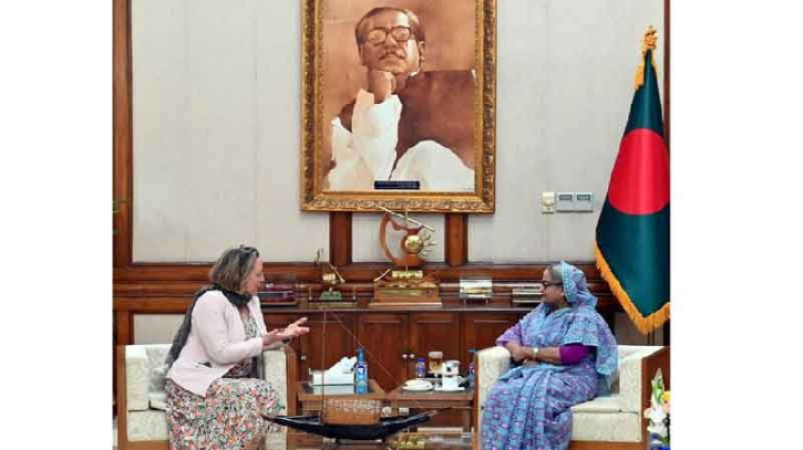 নির্বাচন পরিচালনায় ইসি সম্পূর্ণ স্বাধীন: প্রধানমন্ত্রী নির্বাচন পরিচালনায় ইসি সম্পূর্ণ স্বাধীন: প্রধানমন্ত্রী