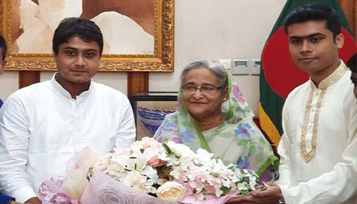 ছাত্রলীগকে সংযমের সঙ্গে চলার নির্দেশ প্রধানমন্ত্রীর ছাত্রলীগকে সংযমের সঙ্গে চলার নির্দেশ প্রধানমন্ত্রীর