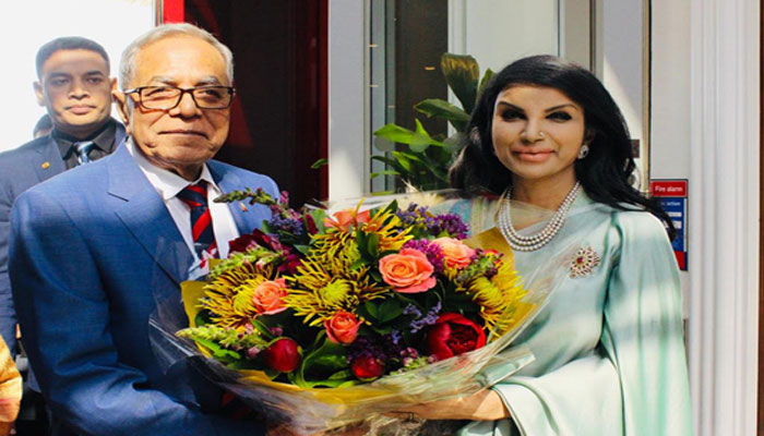 স্বাস্থ্য পরীক্ষার জন্য লন্ডন পৌঁছেছেন রাষ্ট্রপতি স্বাস্থ্য পরীক্ষার জন্য লন্ডন পৌঁছেছেন রাষ্ট্রপতি