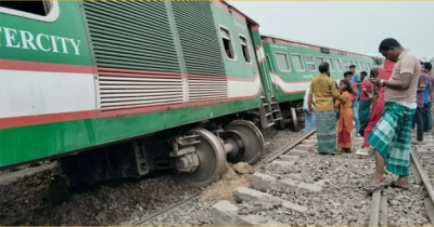 সান্তাহারে নীলসাগর এক্সপ্রেসের ৯ বগি লাইনচ্যুত: শতাধিক যাত্রী আহত