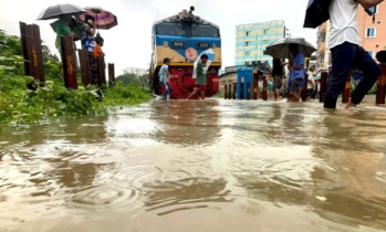 চট্টগ্রাম-কক্সবাজার রুটে ট্রেন চলাচল বন্ধ : টিকিটের টাকা ফেরত দিচ্ছে রেলওয়ে
