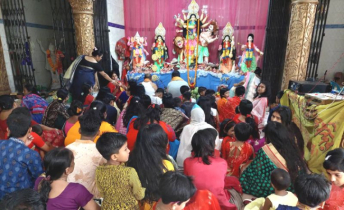 যশোরে উৎসাহ ও উদ্দীপনার মধ্য দিয়ে কুমারী পূজা অনুষ্ঠিত