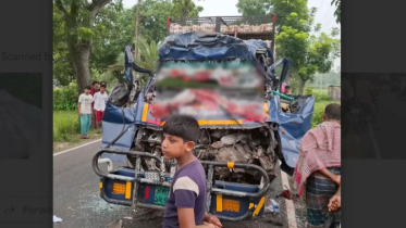 টাঙ্গাইলে দাঁড়িয়ে থাকা ট্রাকে পিকআপ ভ্যানের ধাক্কা, নিহত ৪