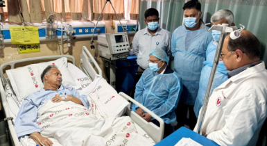 জ্বালানিমন্ত্রীকে দেখতে হাসপাতালে রাষ্ট্রপতি