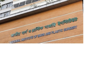 গেন্ডারিয়ায় ট্রান্সফরমার বিস্ফোরণে আগুন :একই পরিবারের ৩ জন দগ্ধ