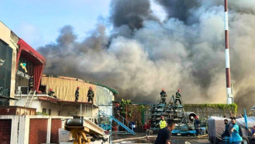 শাহজালাল বিমানবন্দরের পোড়া কার্গো কমপ্লেক্সের ভল্ট ভেঙে আগ্নেয়াস্