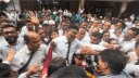 আদালতে সাংবাদিকদের মারতে উদ্ধত আইনজীবীরা :দেখে নেওয়ার হুমকি