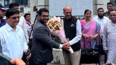 ঢাকায় পৌঁছেছেন ভারতের নতুন হাইকমিশনার দীনেশ ত্রিবেদী